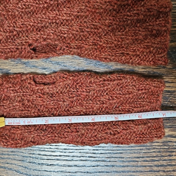 Hand-knitted Burnt Orange Fingerless gloves psl - Picture 5 of 6